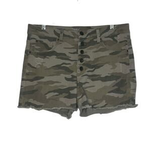 Time & Tru camouflage distressed high rise shorts size 12
